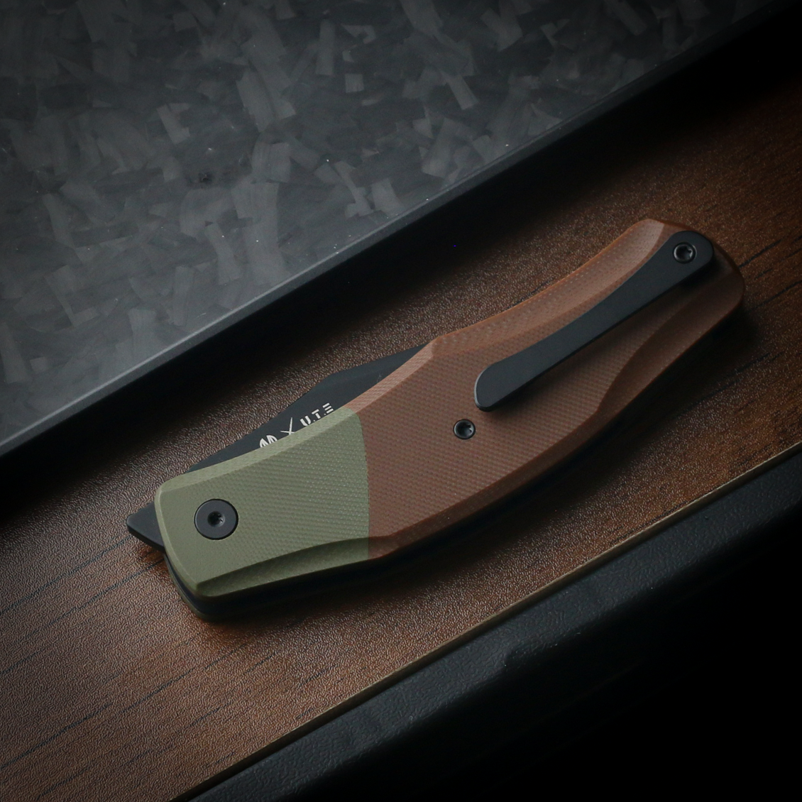 Old Fashioned Green & Brown G10
